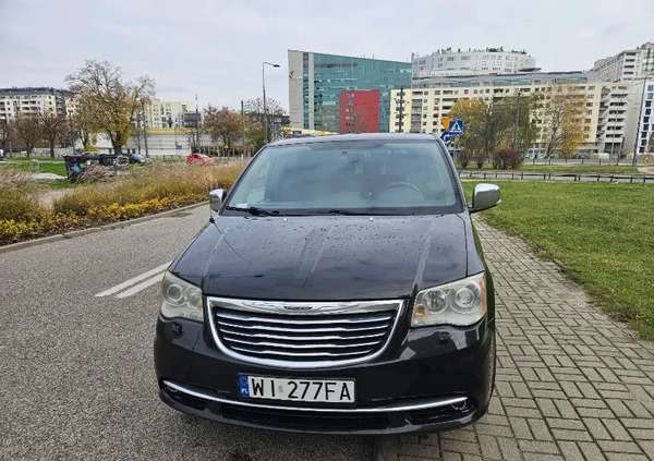 Chrysler Town &amp; Country cena 45000 przebieg: 345000, rok produkcji 2015 z Warszawa małe 106